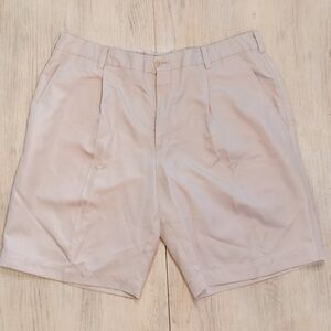 Nike Men's Cream Flat Front Shorts